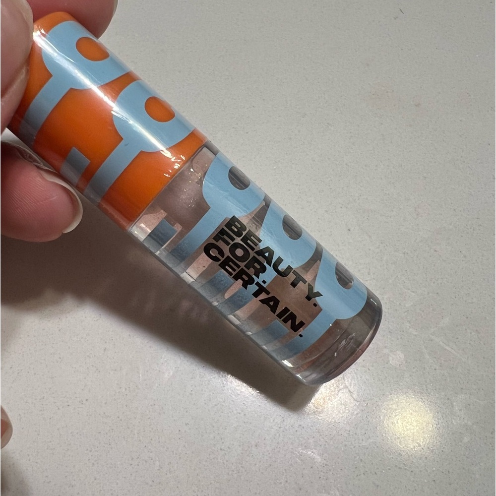 High gloss lip oil